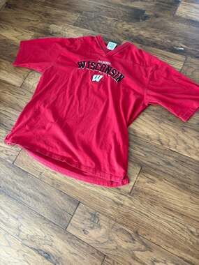 🔥 VINTAGE Wisconsin Badgers Spellout Jersey Tee Red XL Lee Sport